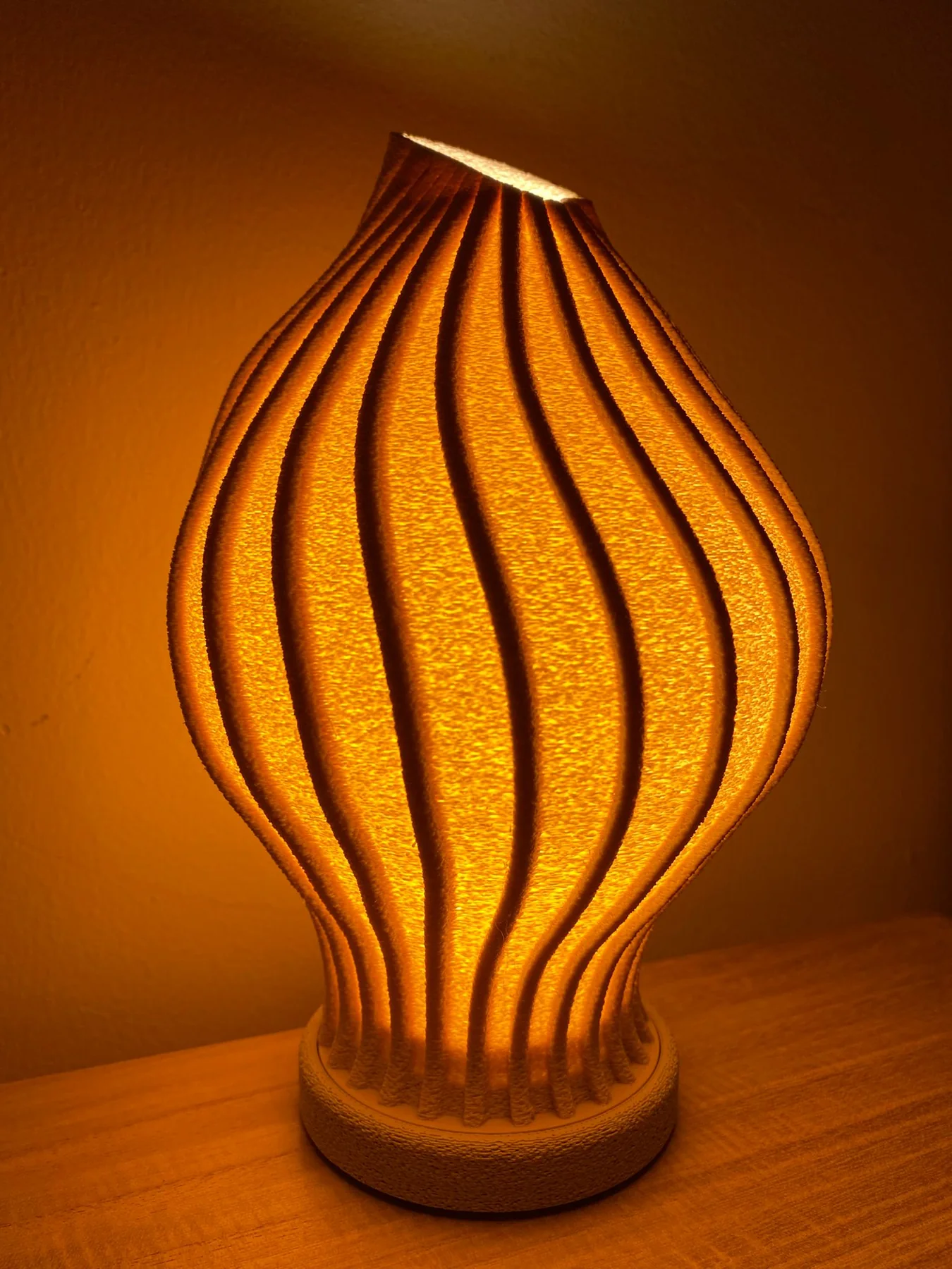 VLIV Luma sculptural lamp