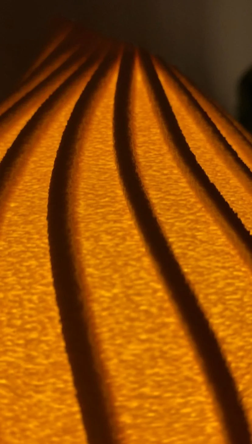 Close-up of VLIV lamp surface and ribs